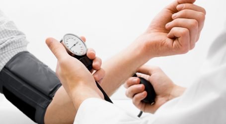 COMO MEDIR LA PRESION ARTERIAL